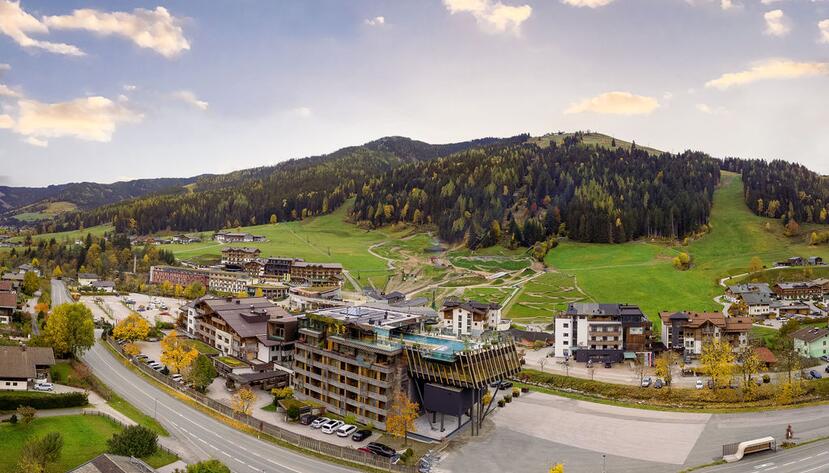 hotel in the middle of the hiking area