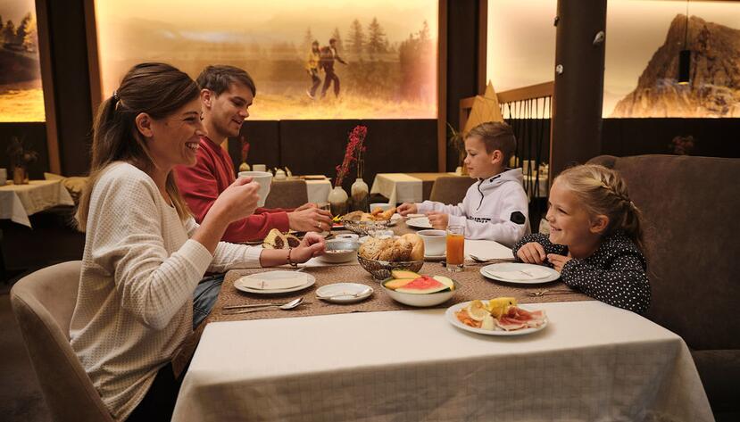 family at breakfast in Leogang